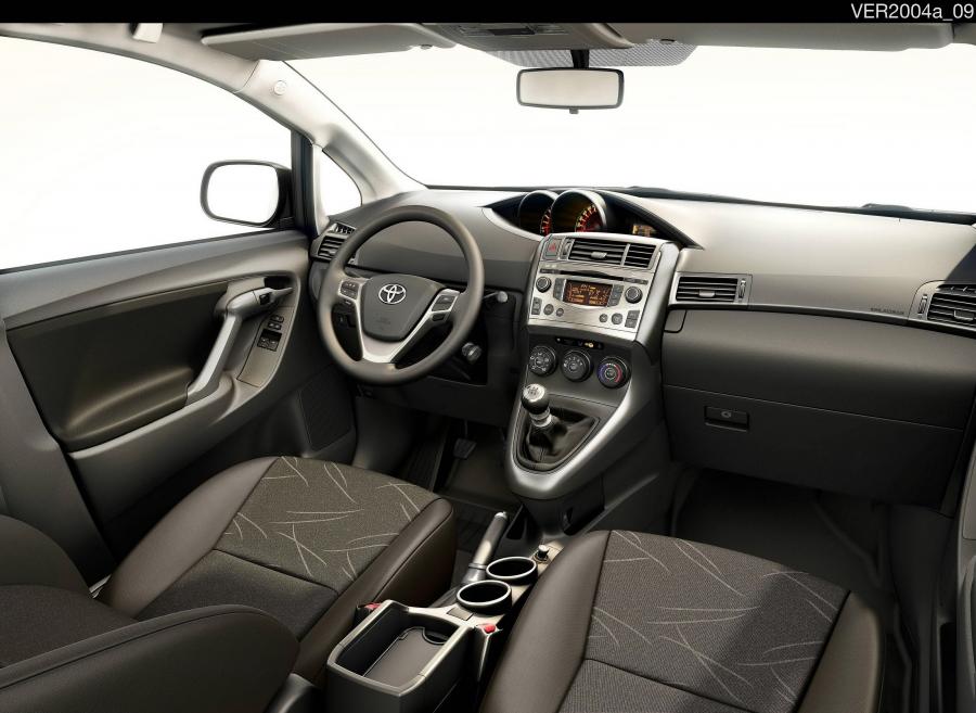  Toyota Verso 2009 года  (фото 33 из 65)